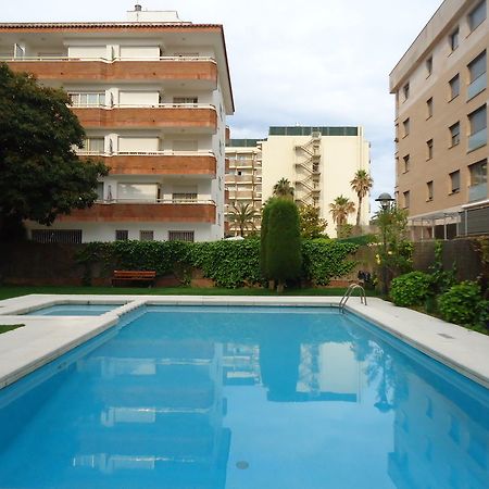 Apartamentos Antillas Fenals Lloret de Mar Bagian luar foto