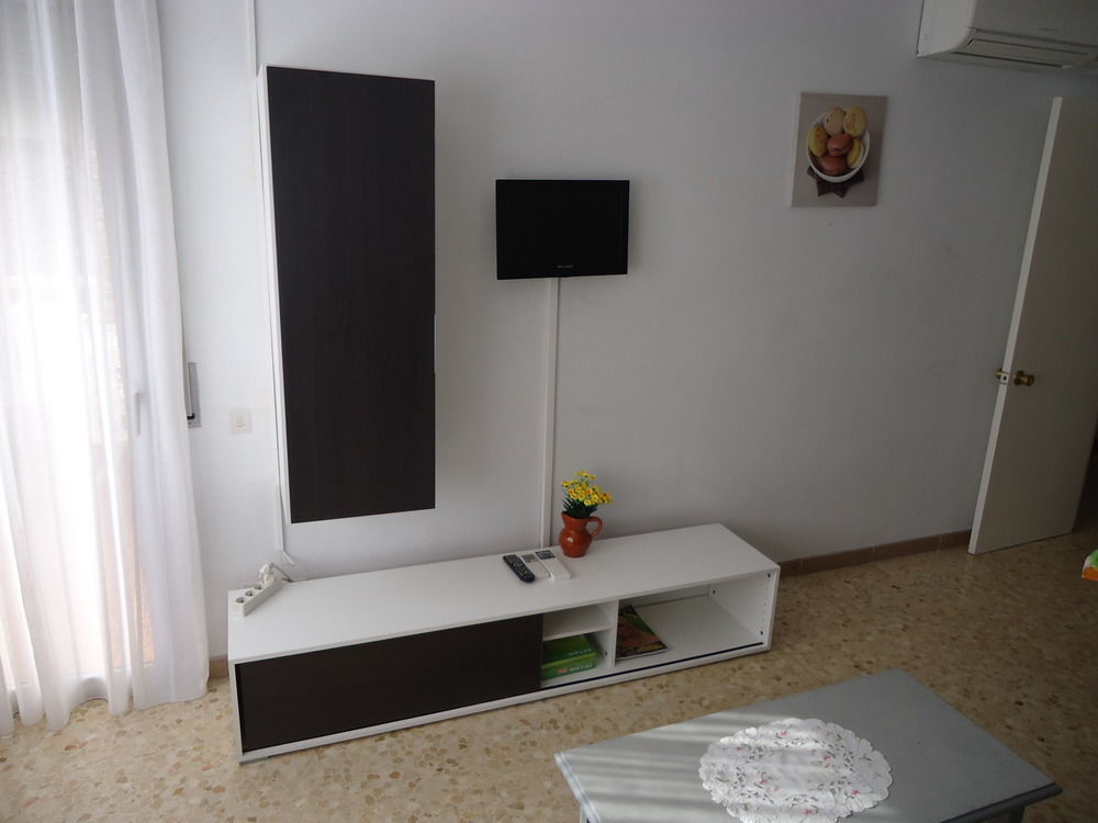 Apartamentos Antillas Fenals Lloret de Mar Bagian luar foto