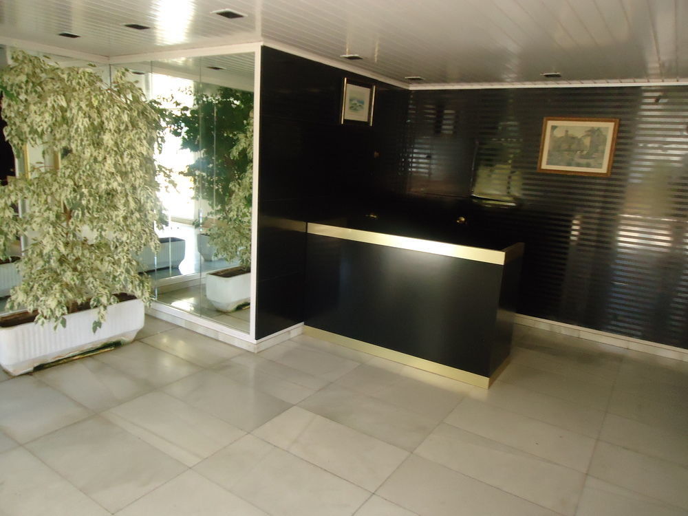 Apartamentos Antillas Fenals Lloret de Mar Bagian luar foto