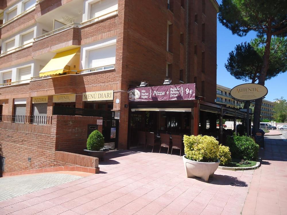 Apartamentos Antillas Fenals Lloret de Mar Bagian luar foto